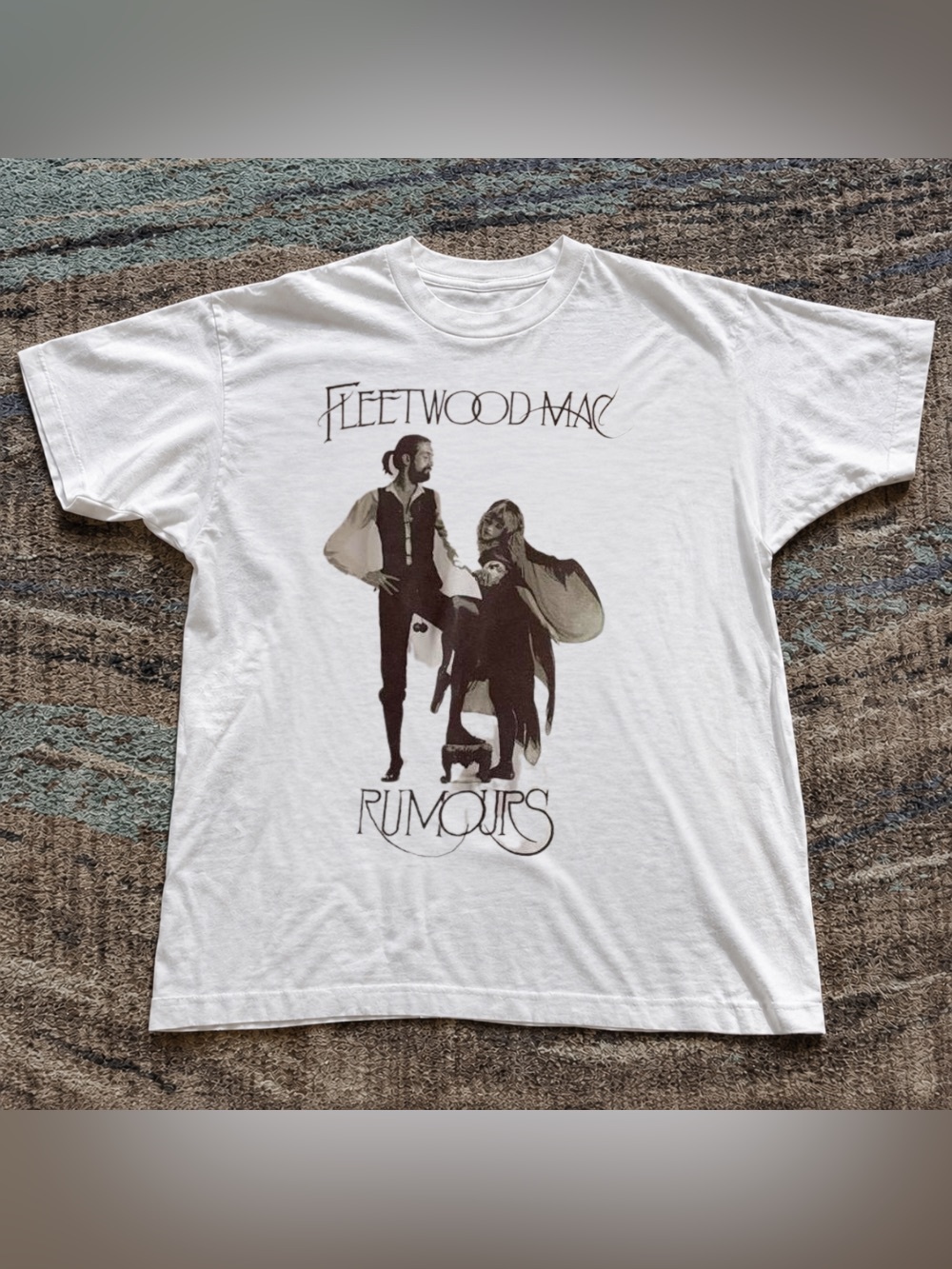 Gildan White Fleetwood Mac 'Rumours' Graphic Tee